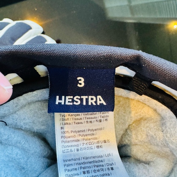 Kinda Hestra Black ski Gloves - Picture 5 of 6